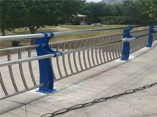 不銹鋼復(fù)合管護欄